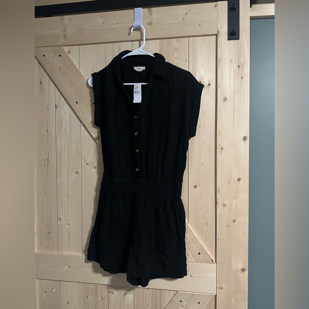 LOFT NWT Women’s Black Romper Jumpsuit SZ Small‎